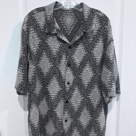 ZARA MEN’S DIAMOND PRINT SHORT SLEEVE BUTTONFRONT - Picture 1 of 3